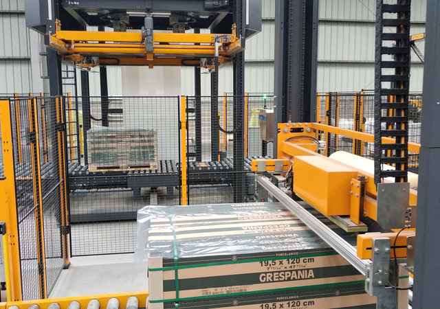 Automatic pallet strapping process