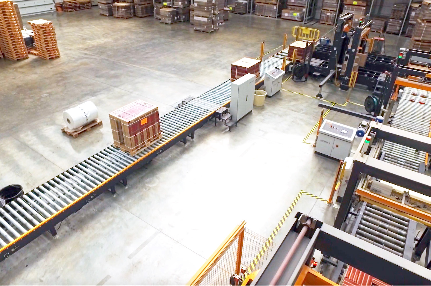 Pallet conveying systems for your automatic packaging line | Innova